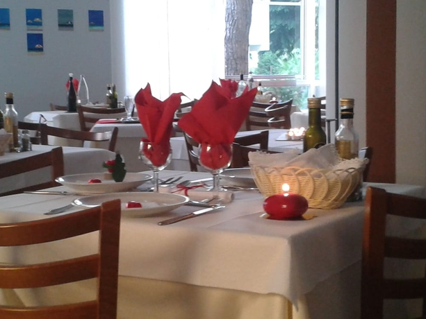 Imagen del bar/restaurante del Hotel Lora, Rimini. Foto 3