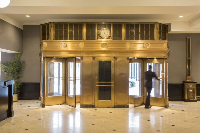 Imagen de los interiores del Hotel Lord Baltimore. Foto 14