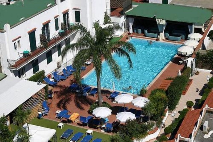 Imagen general del Hotel Lord Byron, Ischia. Foto 15