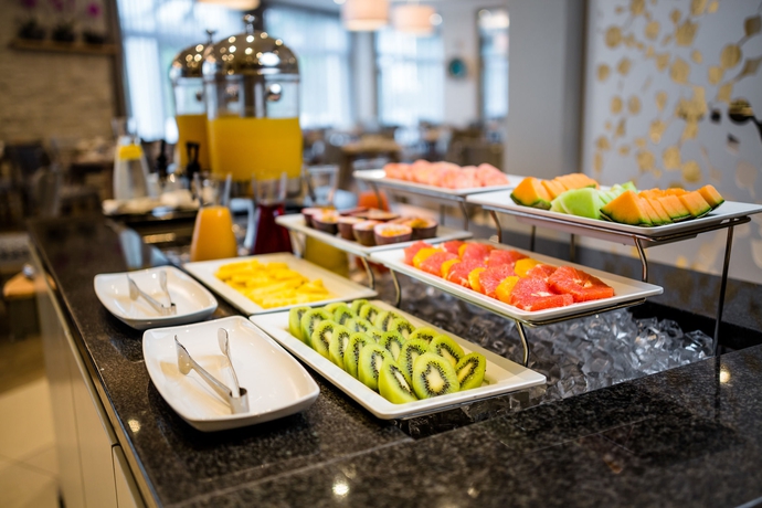 Imagen del bar/restaurante del Hotel Lord Charles Hotel, Somerset West, a Tribute Portfolio Hotel. Foto 2