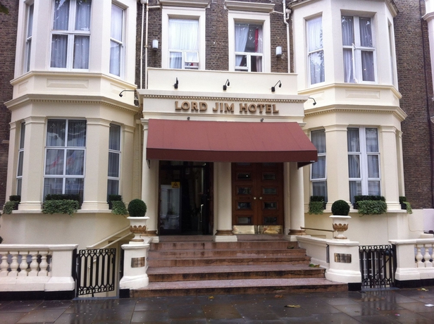 Imagen de los exteriores del Hotel Lord Jim. Foto 12