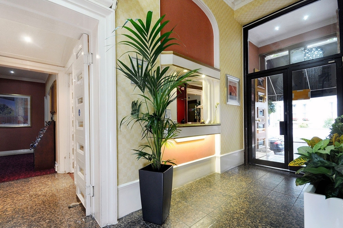 Imagen de los interiores del Hotel Lord Jim. Foto 15