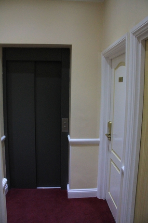 Imagen de los interiores del Hotel Lord Kensington. Foto 17