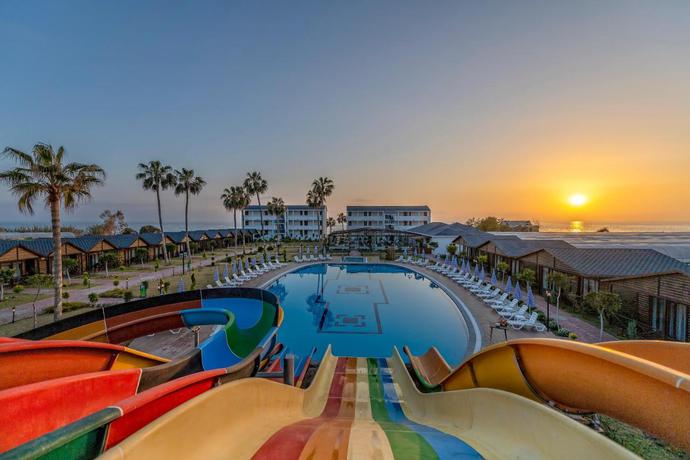 Imagen general del Hotel Lord Marina and Bungalows. Foto 1