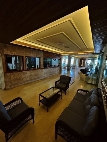 Imagen de los interiores del Hotel Lord Pierre. Foto 14