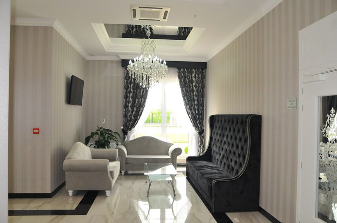 Imagen de los interiores del Hotel Lord Radom. Foto 20