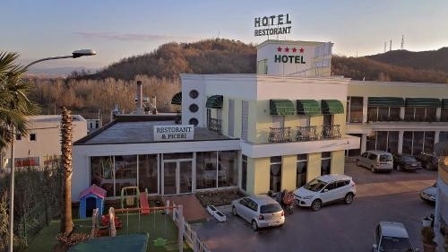 Imagen general del Hotel Lord and Restaurant At Autostation. Foto 2