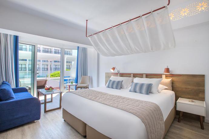 Imagen de la habitación del Hotel Lordos Beach. Foto 4