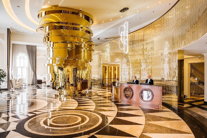 Imagen de los interiores del Hotel Lords Palace. Foto 9