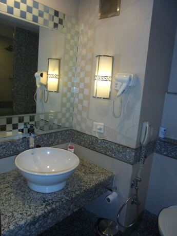Imagen general del Hotel Lords Plaza, Ankleshwar. Foto 3