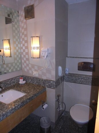 Imagen general del Hotel Lords Plaza, Ankleshwar. Foto 7