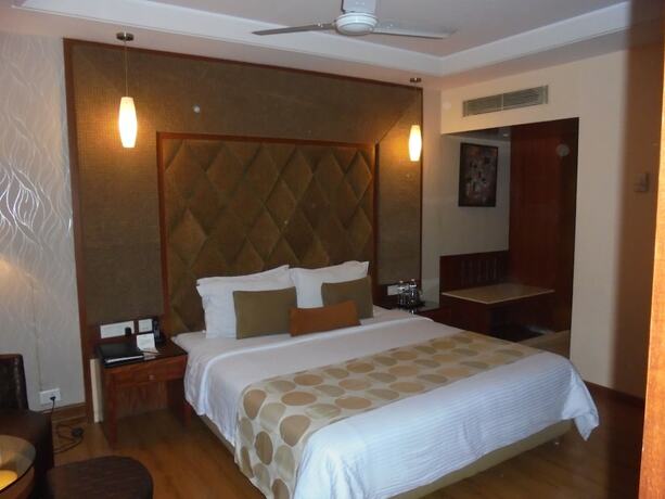 Imagen de la habitación del Hotel Lords Plaza, Ankleshwar. Foto 16