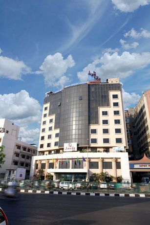 Imagen general del Hotel Lords Plaza, Surat. Foto 7