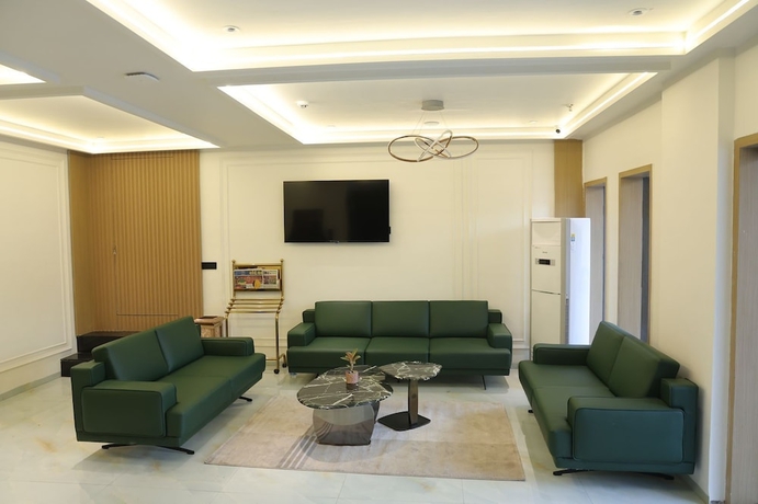 Imagen de los interiores del Hotel Lords Studio Inn, Jamnagar. Foto 11