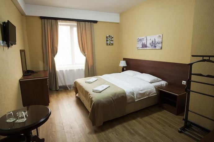 Imagen de la habitación del Hotel Lords, Tbilisi. Foto 11