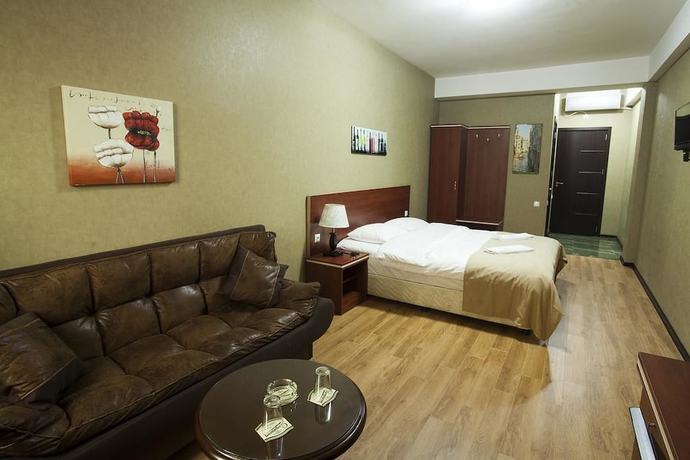 Imagen de la habitación del Hotel Lords, Tbilisi. Foto 15