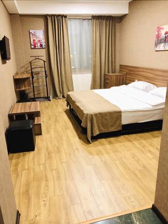 Imagen de la habitación del Hotel Lords, Tbilisi. Foto 17