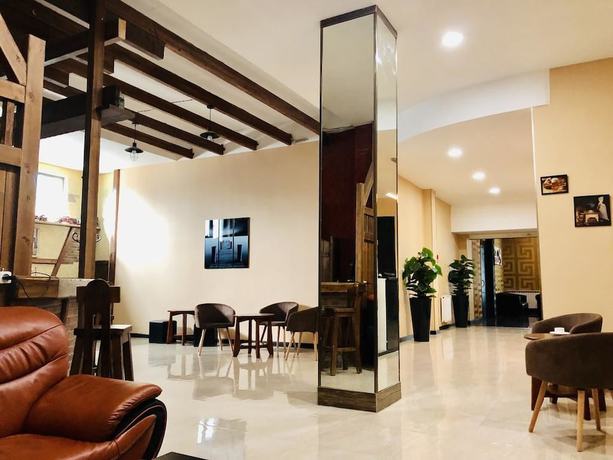 Imagen de los interiores del Hotel Lords, Tbilisi. Foto 20
