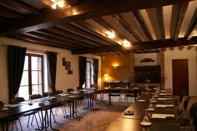 Imagen de los interiores del Hotel L'or&eacute;e Des Ch&ecirc;nes, The Originals Relais (relais Du Silence). Foto 7