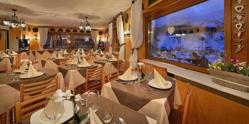 Imagen del bar/restaurante del Hotel Loredana. Foto 3