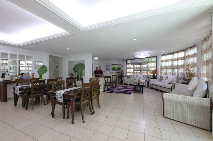 Imagen de los interiores del Hotel Loreland Farm Resort. Foto 19