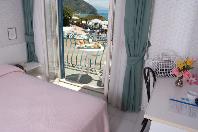 Imagen de la habitación del Hotel Loreley, Ischia. Foto 13