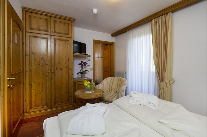 Imagen de la habitación del Hotel Lorenzetti. Foto 12
