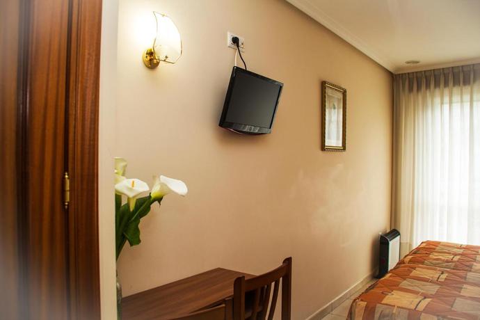 Imagen de la habitación del Hotel Lorenzo, Carballi&ntilde;o. Foto 5