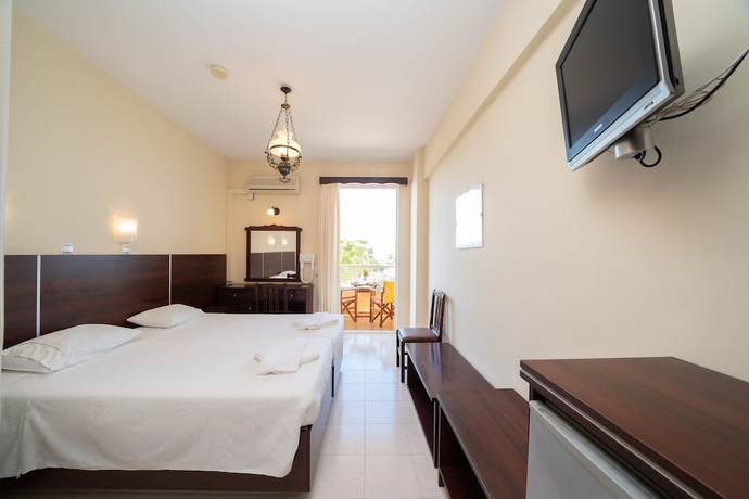 Imagen de la habitación del Hotel Lorenzo, Cefalonia. Foto 8