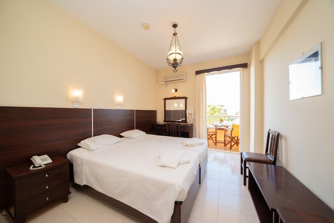 Imagen de la habitación del Hotel Lorenzo, Cefalonia. Foto 15