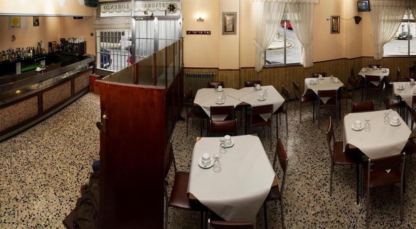 Imagen del bar/restaurante del Hotel Lorenzo. Foto 2