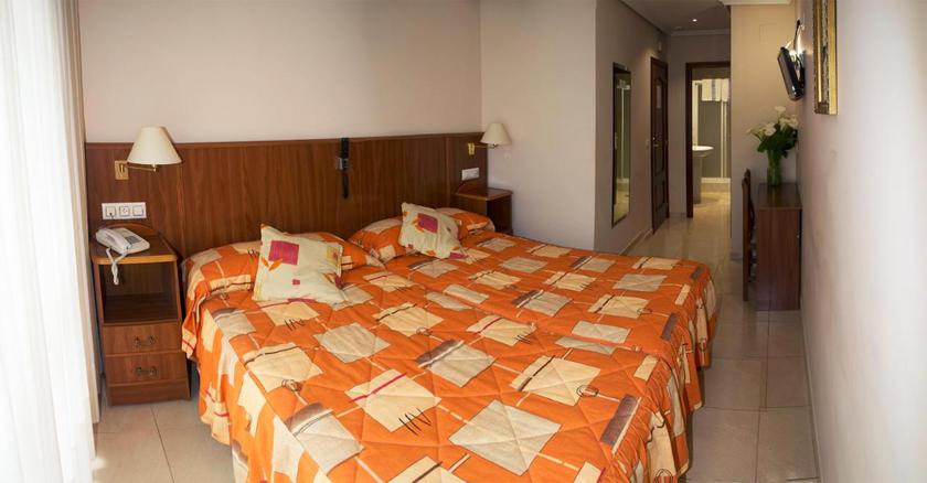 Imagen de la habitación del Hotel Lorenzo. Foto 7