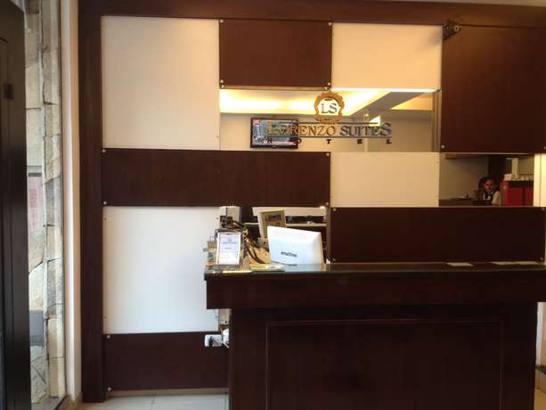Imagen de los interiores del Hotel Lorenzo Suites. Foto 12
