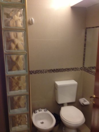 Imagen de la habitación del Hotel Lorenzo Suites. Foto 6