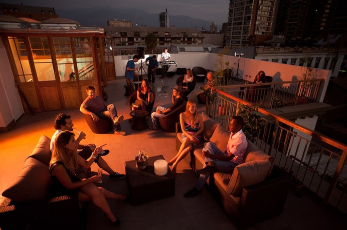 Imagen del bar/restaurante del Hotel Loreto, Santiago de Chile. Foto 2