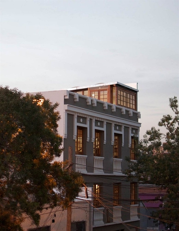 Imagen de los exteriores del Hotel Loreto, Santiago de Chile. Foto 12