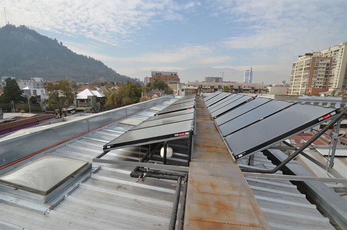 Imagen de los exteriores del Hotel Loreto, Santiago de Chile. Foto 13