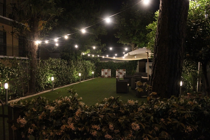 Imagen de los exteriores del Hotel Loretta and Dependance. Foto 15