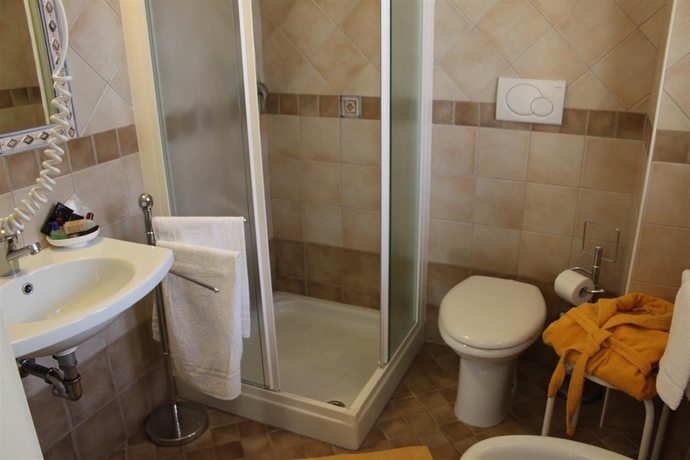 Imagen de la habitación del Hotel Loretta and Dependance. Foto 13