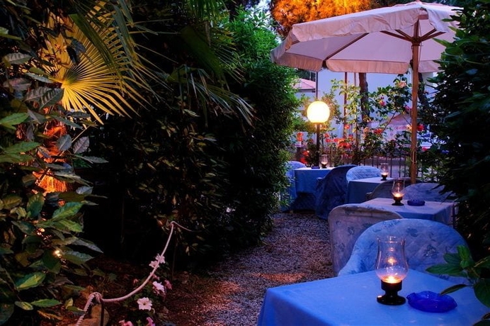 Imagen del bar/restaurante del Hotel Loretta and Dependance. Foto 12