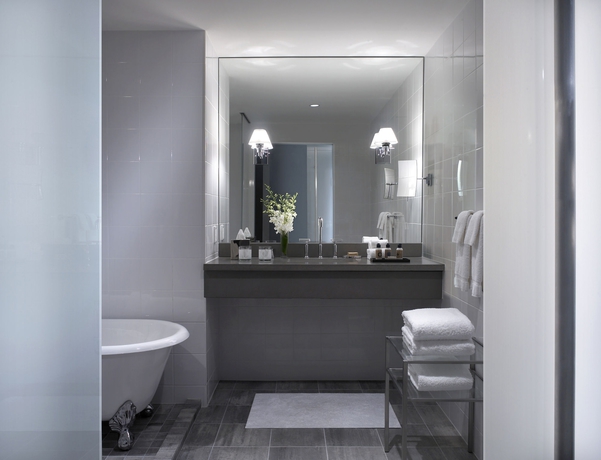 Imagen de la habitación del Hotel Lorien and Spa. Foto 2