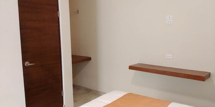 Imagen de la habitación del Hotel Lorimar. Foto 7