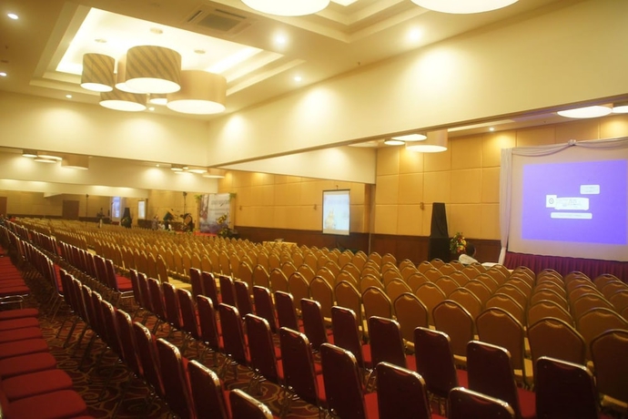 Imagen de los interiores del Hotel Lorin. Foto 19