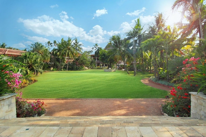 Imagen de los exteriores del Hotel Lorin. Foto 14