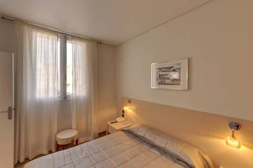 Imagen de la habitación del Hotel L'orque Bleue. Foto 6