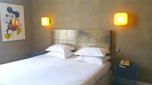 Imagen de la habitación del Hotel L'orque Bleue. Foto 9
