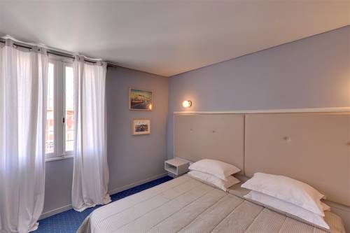 Imagen de la habitación del Hotel L'orque Bleue. Foto 11