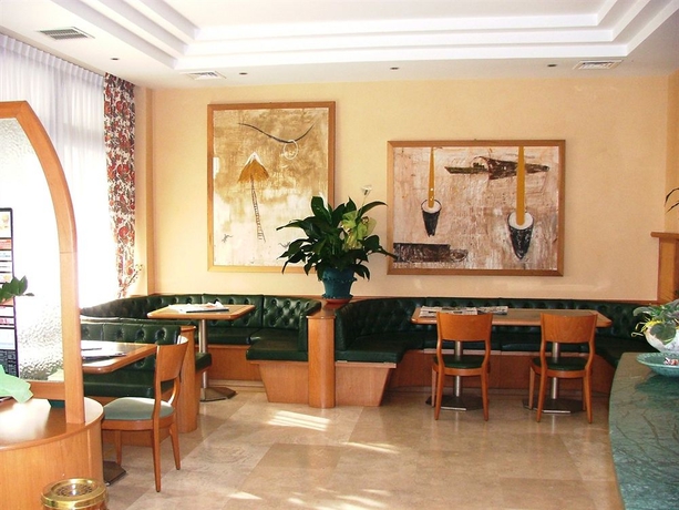 Imagen de los interiores del Hotel Lory, Celano. Foto 11