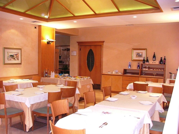 Imagen del bar/restaurante del Hotel Lory, Celano. Foto 4