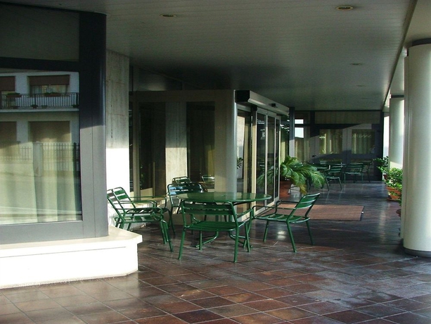 Imagen de los exteriores del Hotel Lory, Celano. Foto 8